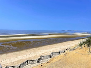Beach nearby - The Alpine/Walk to Beach for 2 or more! (Eastham)