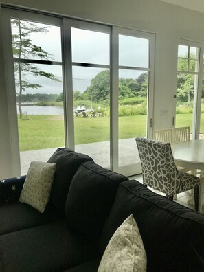 Smart TV - Waterfront Pool Cottage Watch Hill Misquamicut Westerly Beaches  (Westerly)