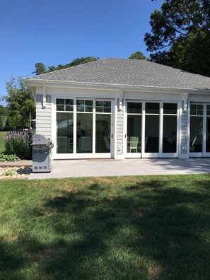 Exterior - Waterfront Pool Cottage Watch Hill Misquamicut Westerly Beaches  (Westerly)
