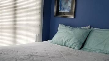 3 bedrooms, desk, iron/ironing board, travel crib