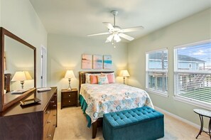 3 habitaciones, tabla de planchar con plancha y cuna de viaje 
