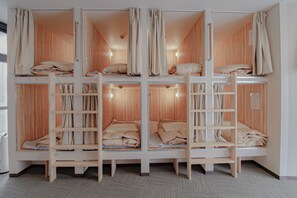Bunk Bed in Mixed Dormitory Room - bnb+ Namba - Hostel (Osaka)