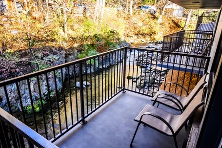 Bear Creek Inn - Image 18