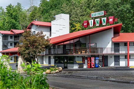 Bear Creek Inn - Image 56