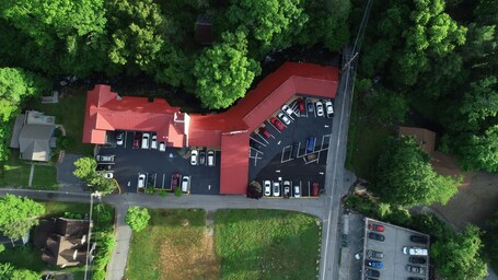 Bear Creek Inn - Image 4