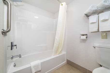 Bear Creek Inn - Image 20