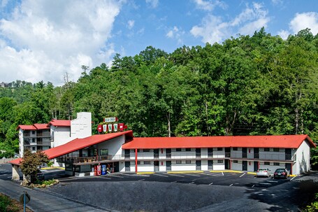 Bear Creek Inn - Image 52