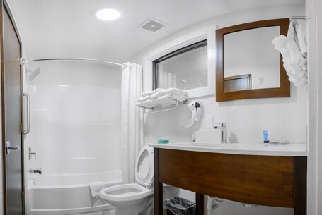 Bear Creek Inn - Image 19