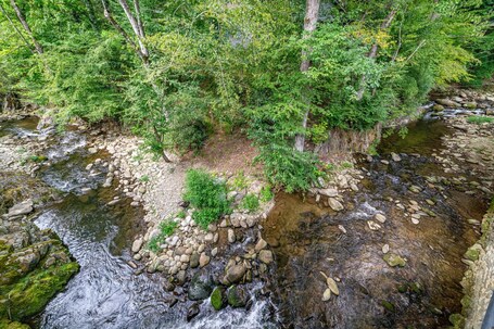 Bear Creek Inn - Image 23