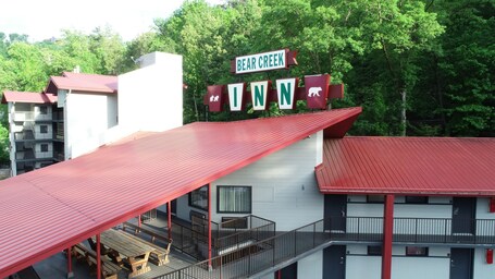Bear Creek Inn - Image 50