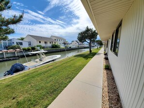 Terrace/patio - 2 Bedroom Bayside Townhome on Canal with Pool across from Mall & Theater -Unit C (Ocean City)