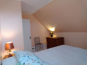 2 chambres, bureau, Wi-Fi, literie fournie