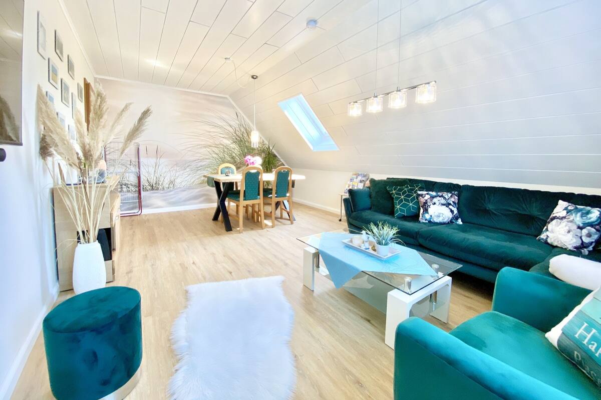 Deluxe Apartment, Private Bathroom, Garden View (Garten-1Schlafzimmer-DG) | Lounge