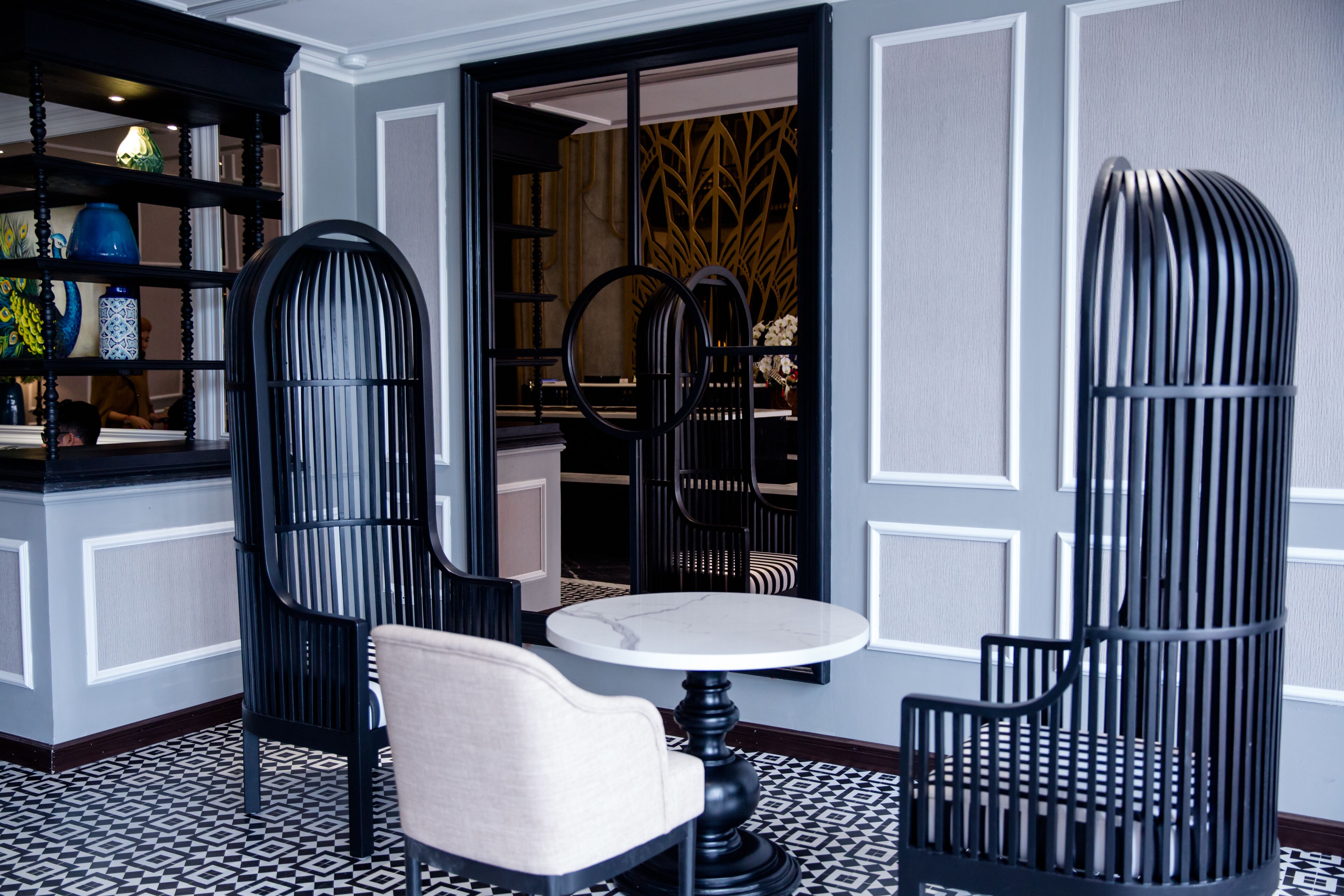 Lobby lounge
