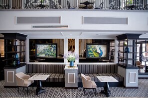 Lobby sitting area - Michi's Hotel Lao Cai (Lao Cai)