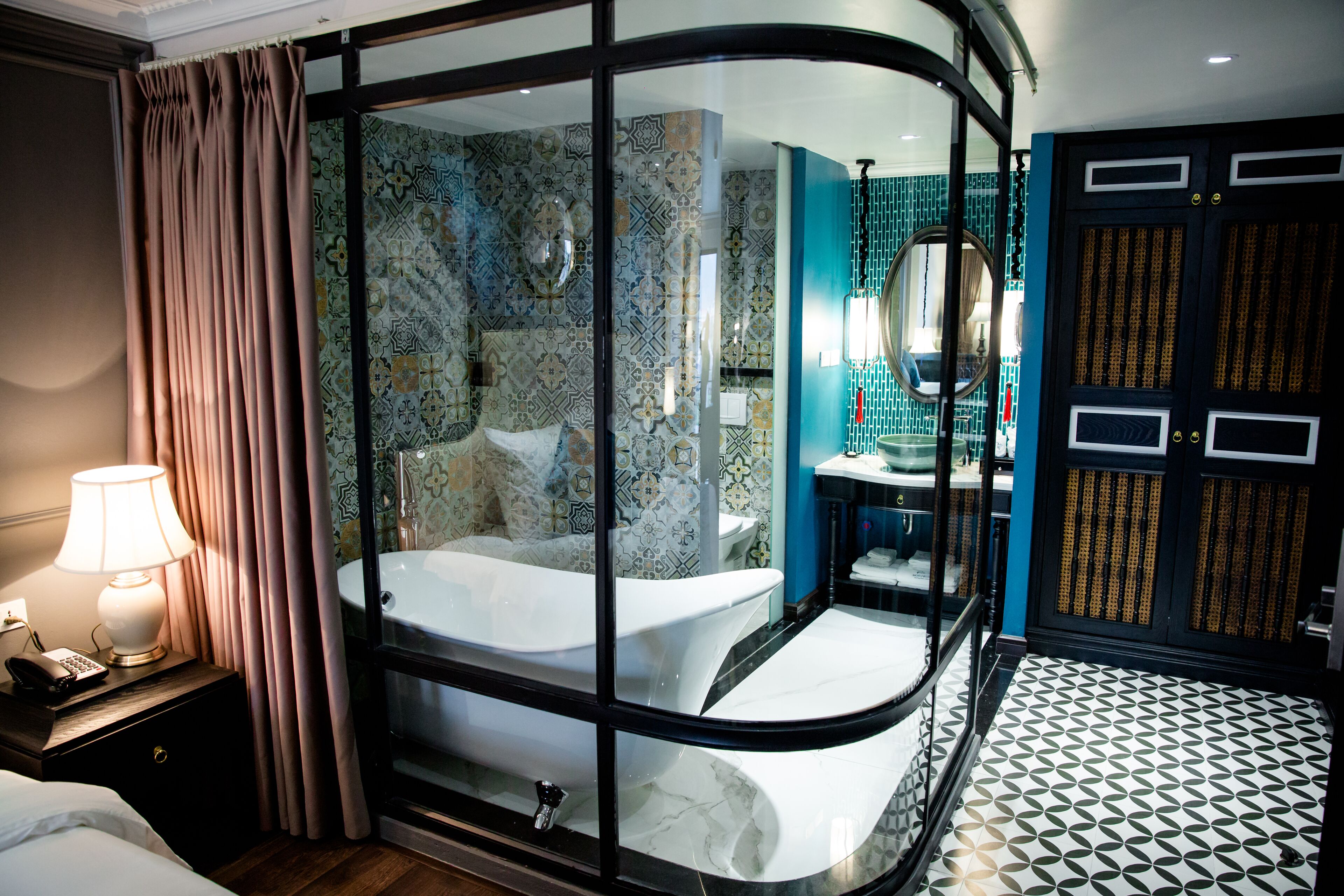 Executive Double Room | Bathroom | Designer toiletries, hair dryer, bathrobes, slippers