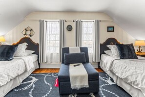 3 bedrooms, desk, iron/ironing board, WiFi