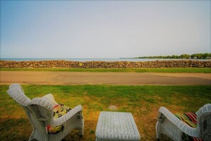 Property grounds - Vintage Lakefront Home in Historic Van Buren Point (Van Buren Point)