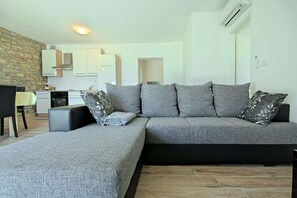 아파트 (A1) | 거실