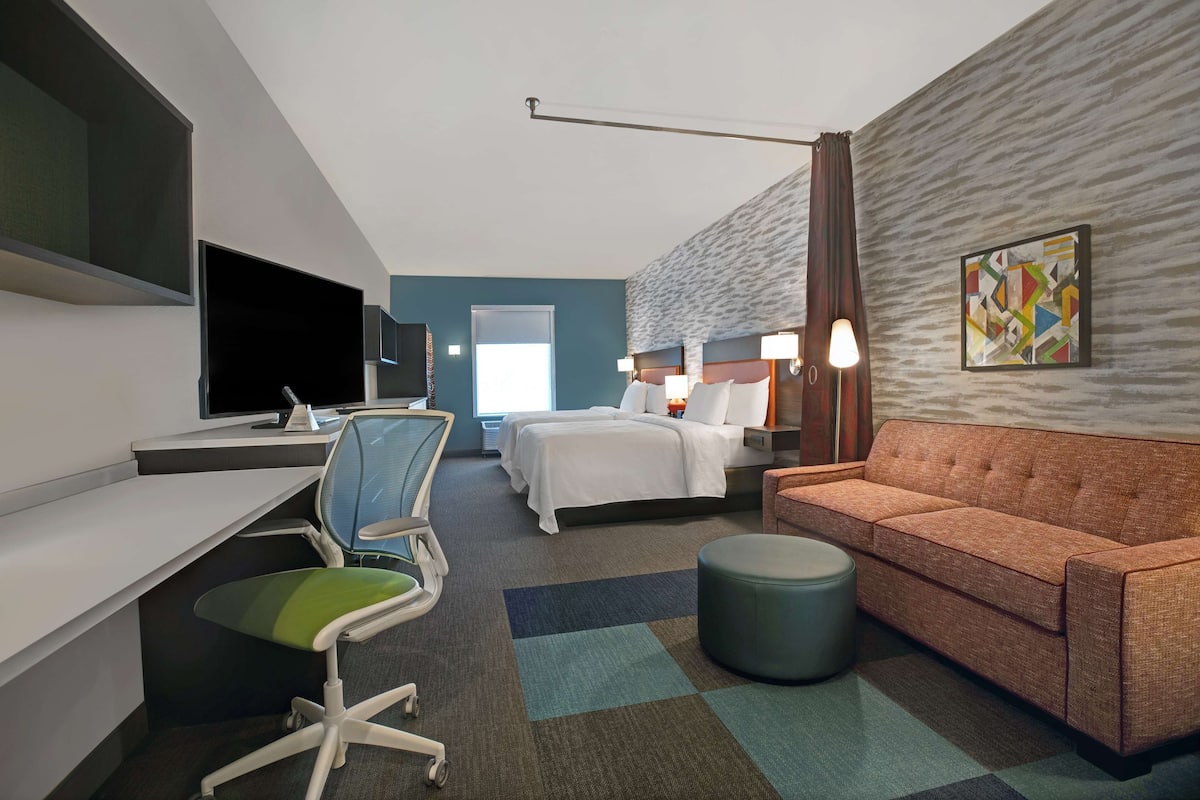 Studio, 2 Queen Beds, Non Smoking | Living area | 49-inch LCD TV with cable channels, TV