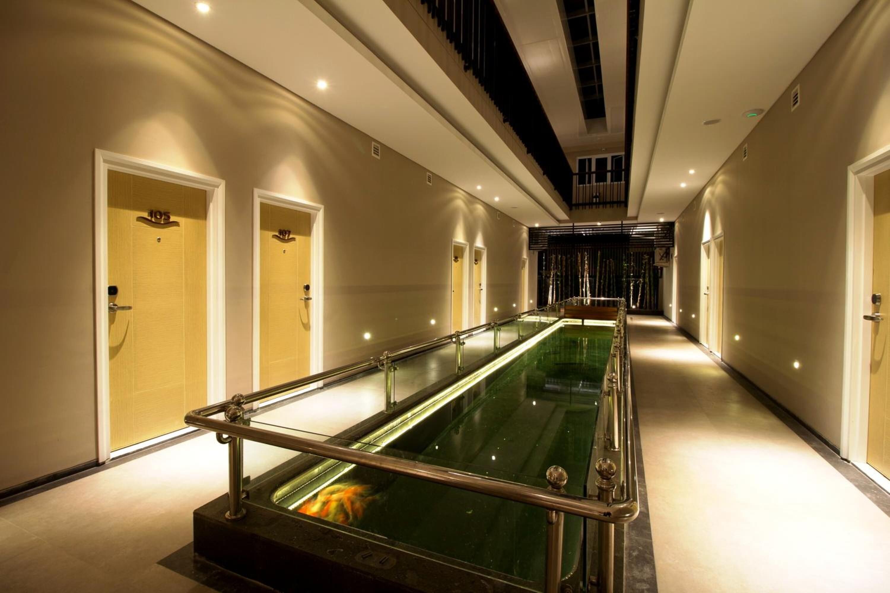 المنشأة من الداخل