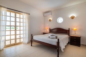 4 Schlafzimmer, Bügeleisen/Bügelbrett, kostenloses WLAN, Bettwäsche