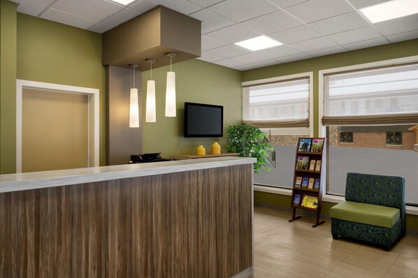 Lobby - Super 8 by Wyndham Hearst ON (Hearst)