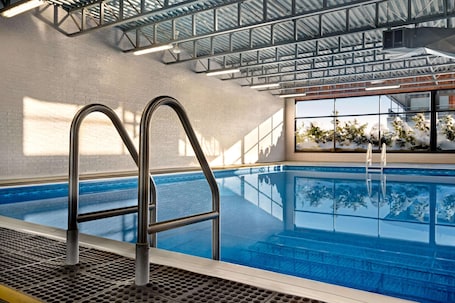 Una piscina techada