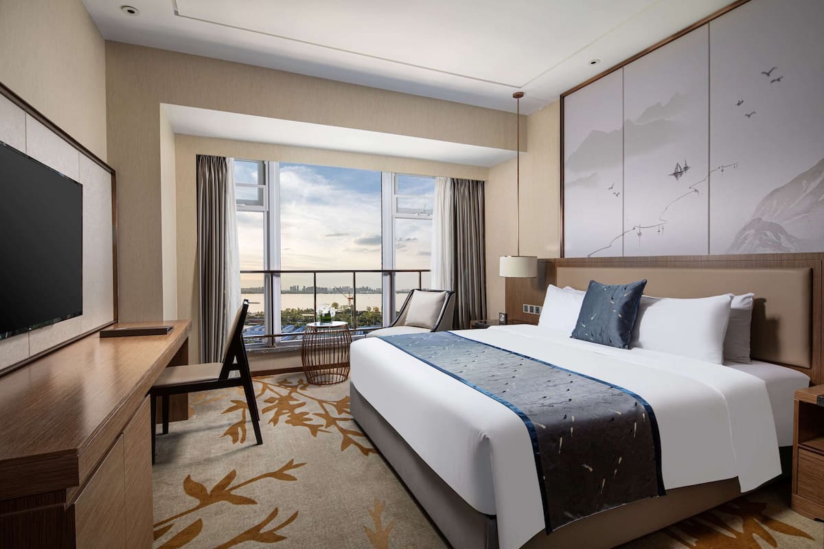 Deluxe Room, 1 King Bed, Non Smoking