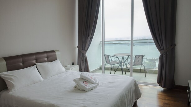 Unclassified image, 1 of 17, button - Paragon Suite by Superhost (Johor Bahru)