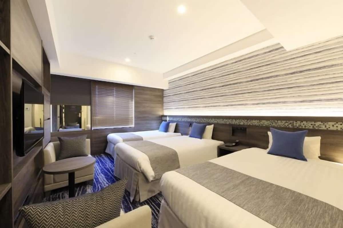 1 bedroom, premium bedding, down duvets, desk