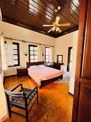 Quarto família, várias camas | Roupas de cama premium, frigobar, quartos à prova de som