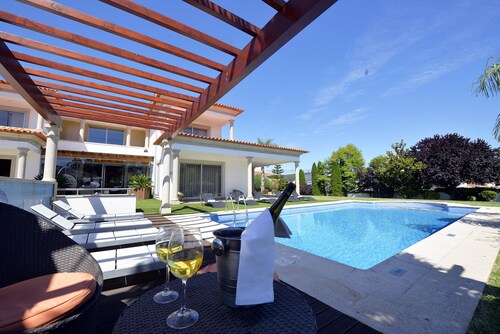 Villa 320 Holiday Villa w/Pool, Jacuzzi and Tennis