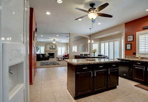 Interior - Gilbert Estate - Perfect for lg family/friends | Golf | Pool Table (Gilbert)