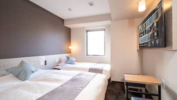 Hollywood Twin Room | Desk, soundproofing, iron/ironing board, free WiFi
