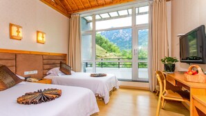 Chambre Confort avec lits jumeaux | Bureau, rideaux d’obscurcissement, accès au Wi-Fi (inclus)