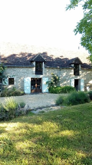 Exterior - Character house with swimming pool in the heart of the Causses du Quercy nature park (Saint-Projet)