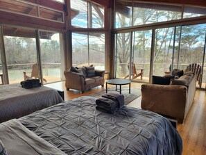 5 bedrooms, desk, iron/ironing board, WiFi