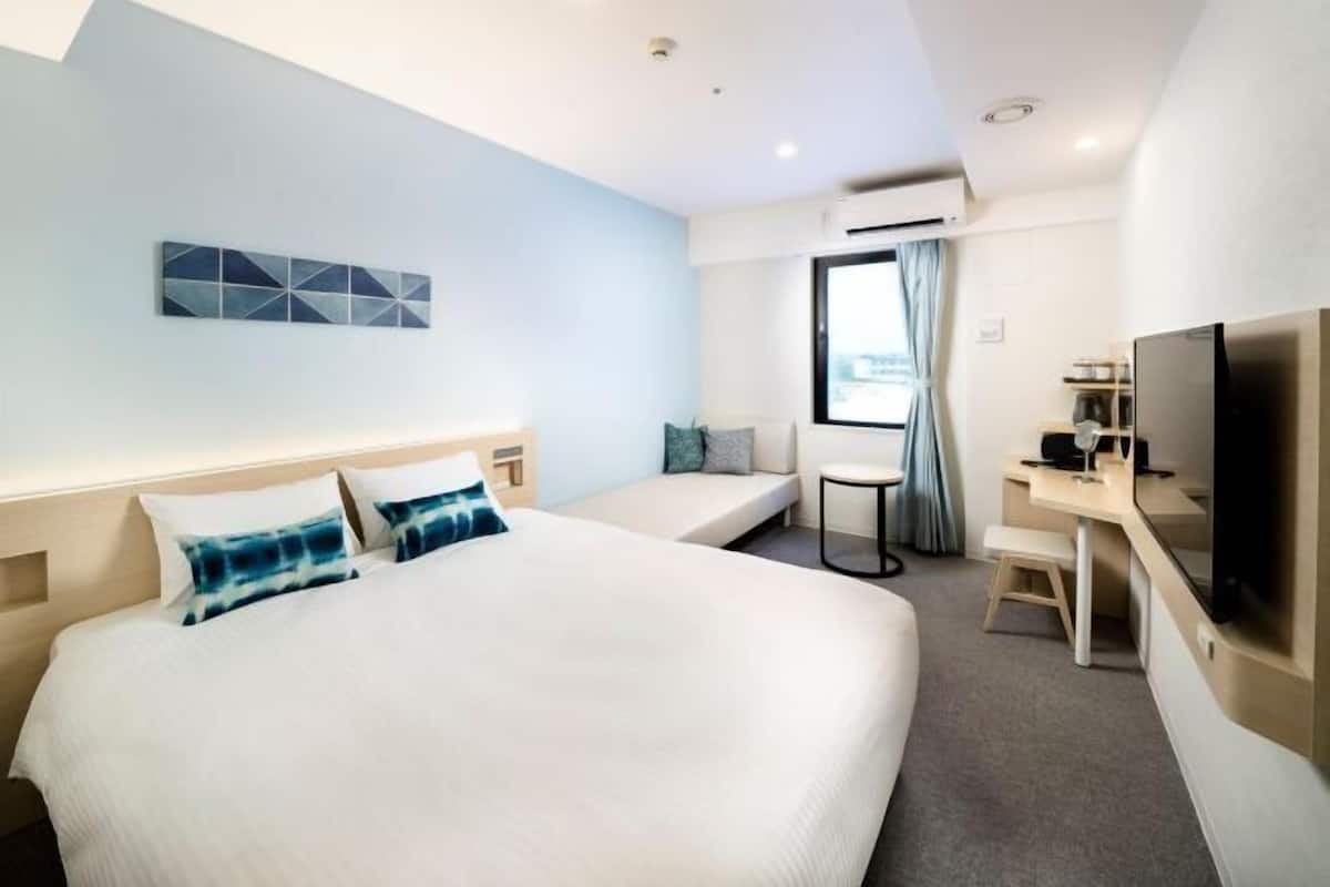 In-room safe, soundproofing, free WiFi