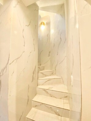 Apartamento design | Ferros/tábuas de passar roupa, Wi-Fi de cortesia