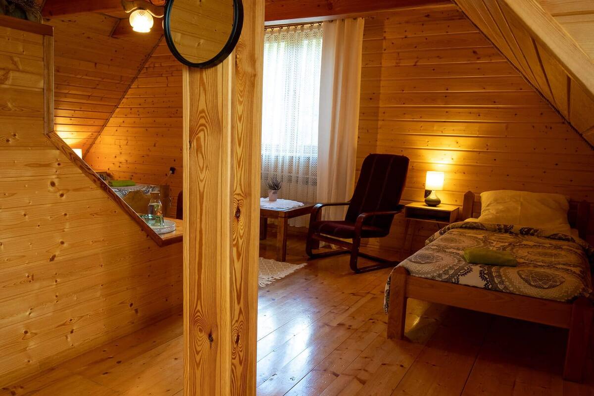 Classic Room (Wrzosowy) | Iron/ironing board, free WiFi, bed sheets
