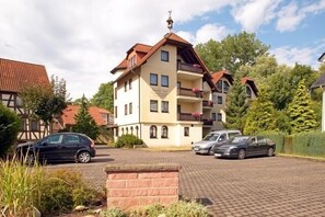 Exterior - Bartelshof Appartementhaus - Ferienwohnung (Bad Soden-Salmünster)