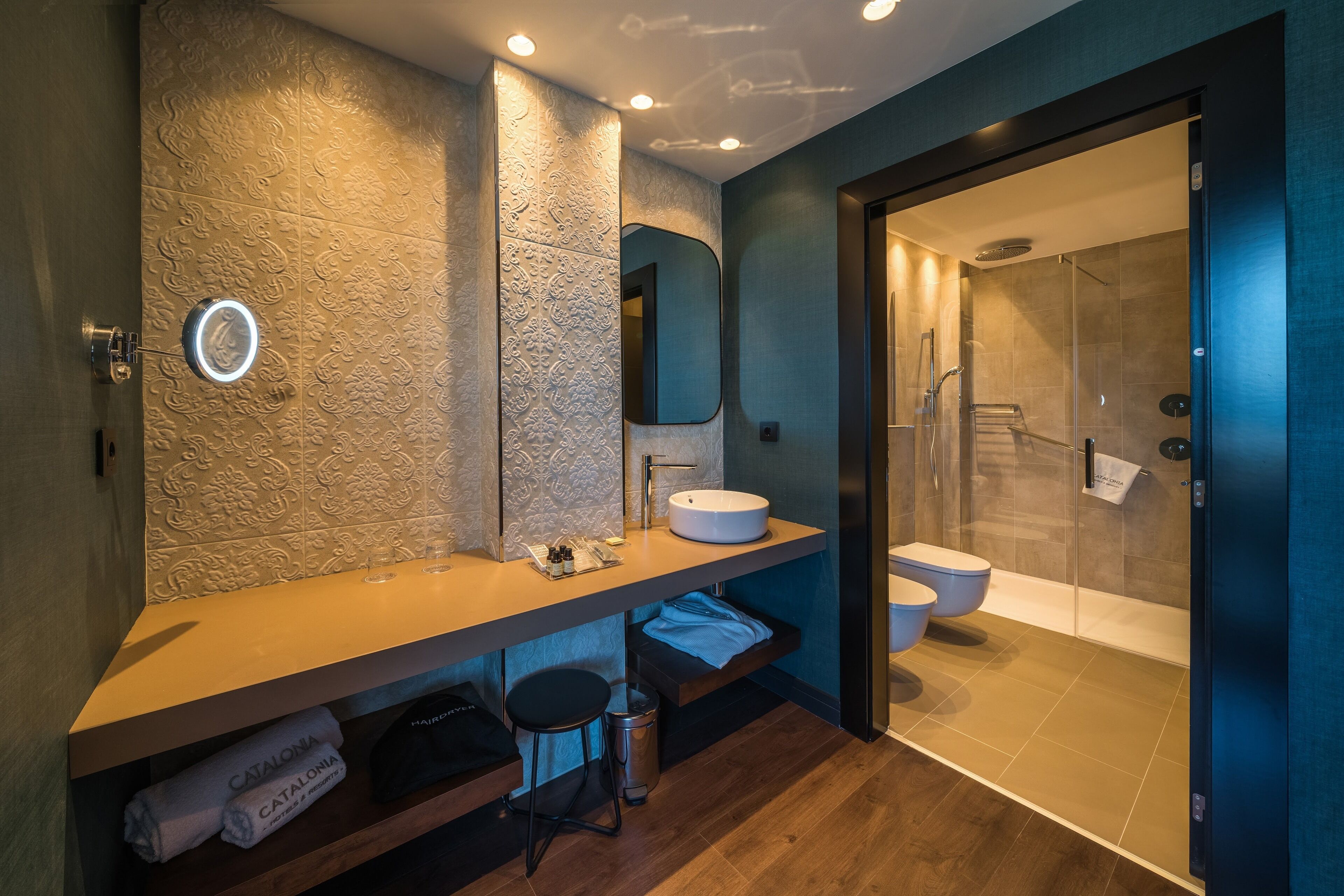 eco-friendly toiletries, hair dryer, towels