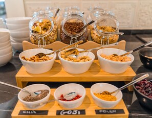 매일 뷔페 아침 식사 유료