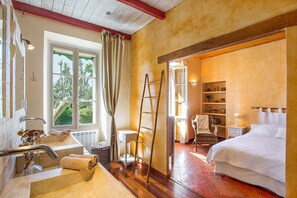 Spa - Charming farmhouse to rent in Provence-''Mas des Olivades''-Provencal farm. (Pernes les Fontaines)