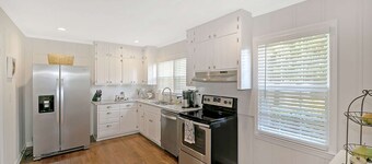 Charming Ranch with Great Vibes-All Bedrooms on Main Level- Short Walk to Eclectic Eateries & Drinks