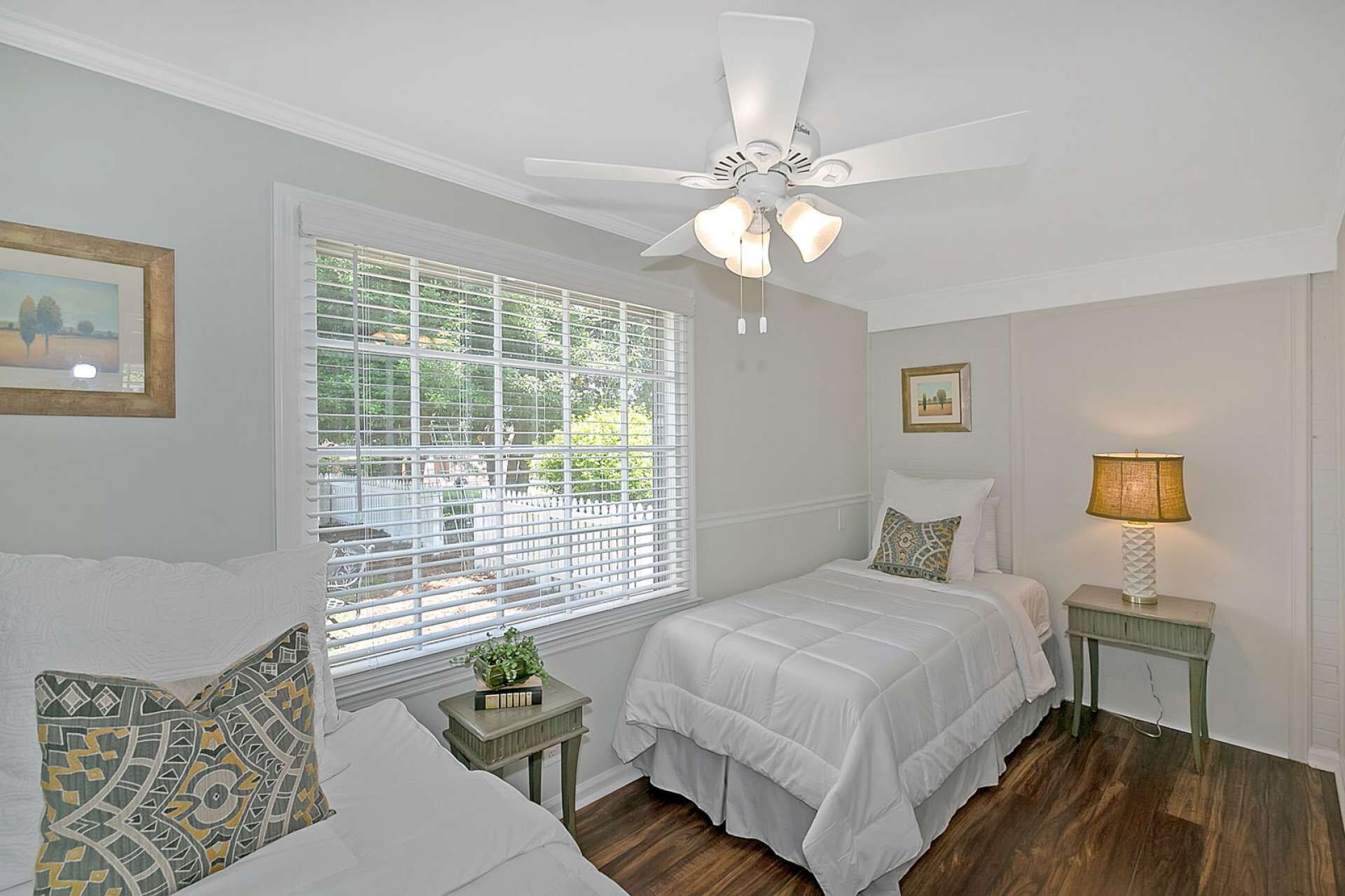 4 chambres, bureau, fer et planche à repasser, Wi-Fi gratuit