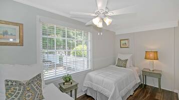 4 chambres, bureau, fer et planche à repasser, Wi-Fi gratuit