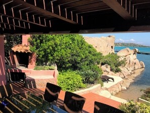 Outdoor dining - Villa Mica - Four Bedroom Villa, Sleeps 8 (La Maddalena)