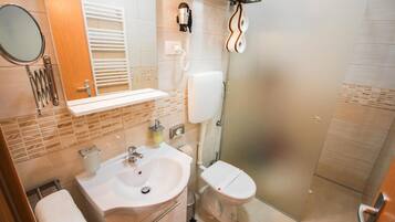 Suite – classic | Bad | Dusj, hårføner, håndklær og såpe